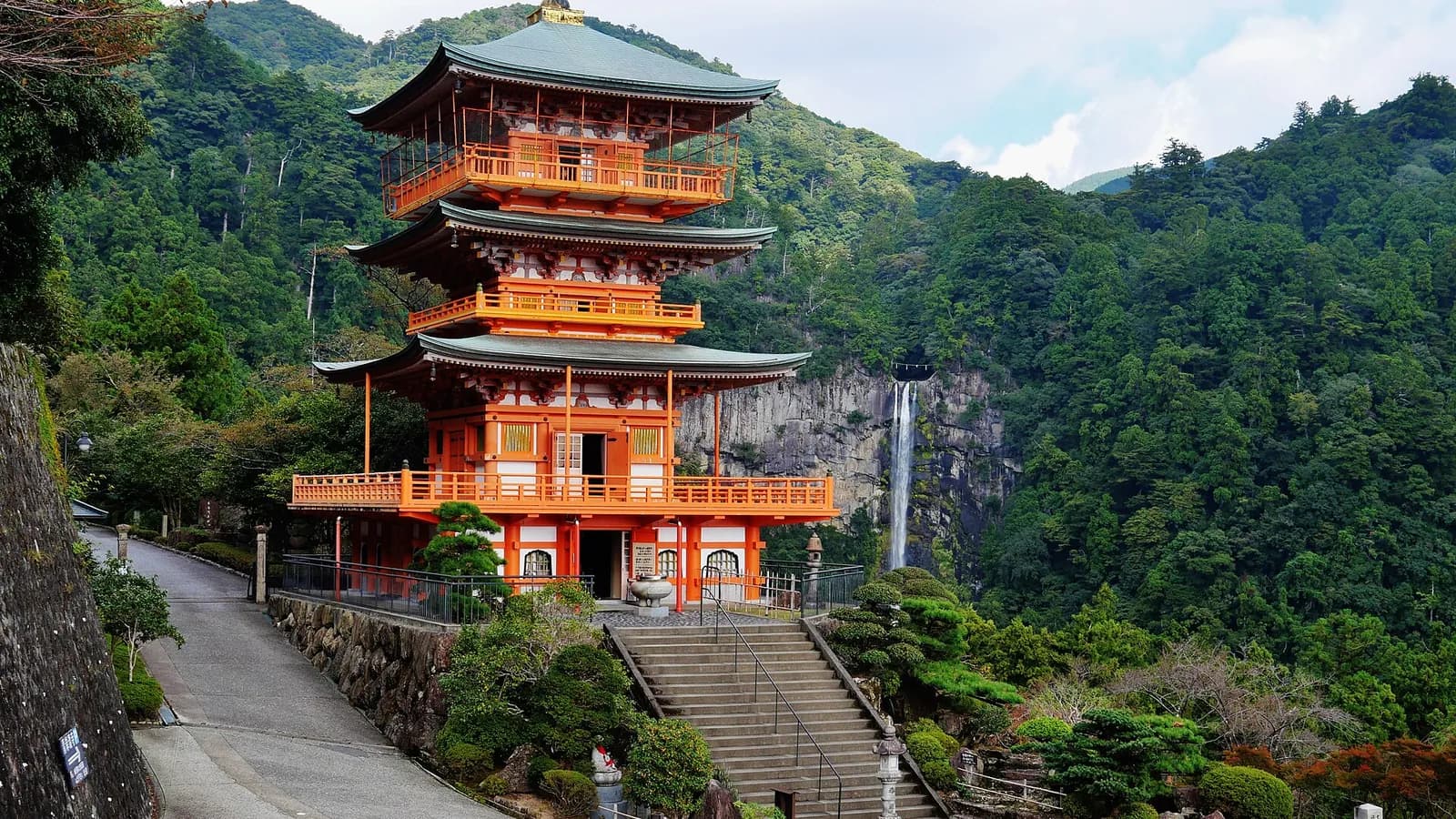 Best Ryokans in Wakayama: Koyasan, Shirahama, and the Kumano Kodo